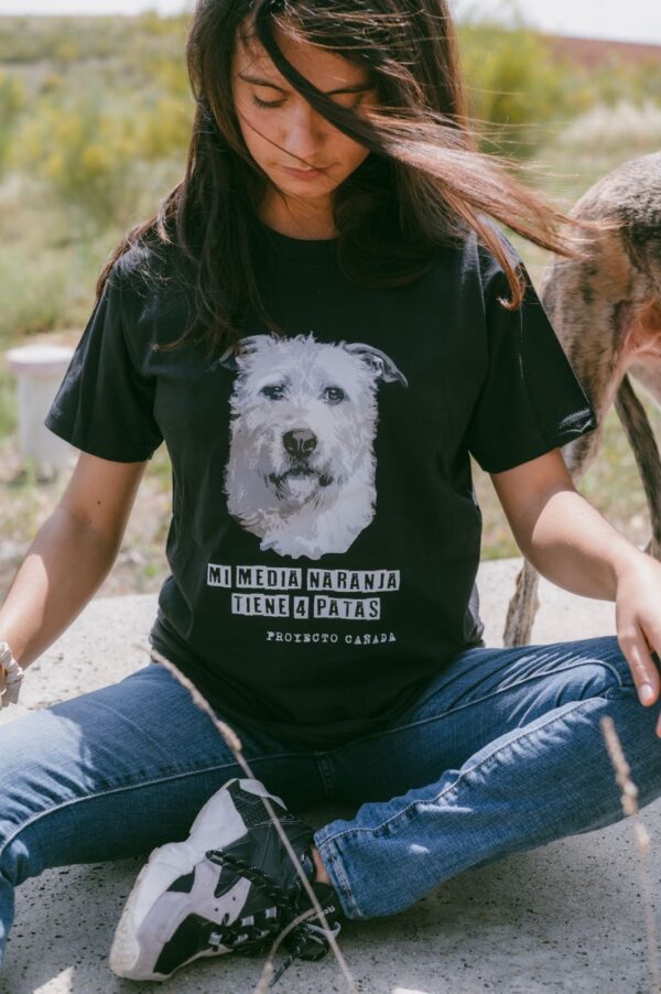 Camiseta "Mi media naranja tiene 4 patas" - Imagen 3