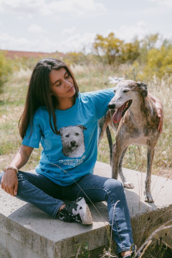 Camiseta "Mi media naranja tiene 4 patas"