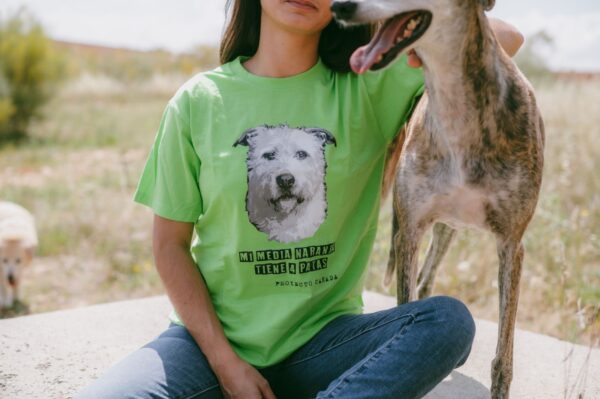 Camiseta "Mi media naranja tiene 4 patas" - Imagen 5